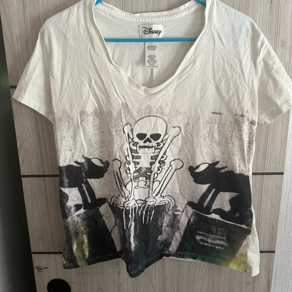 Disney White Graphic Tee
